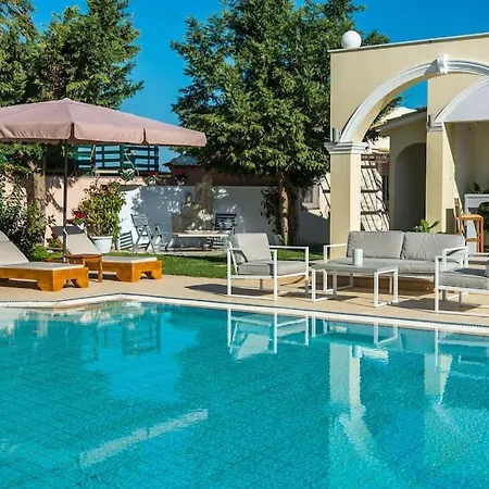 Casa Di Voz Shared Villa Studios With Free Gym Services By 