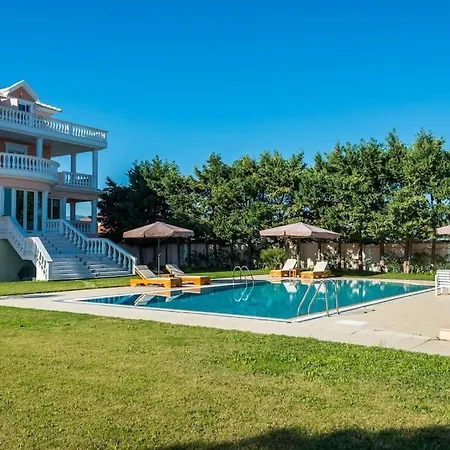 Villa Casa Di Voz Shared Villa Studios With Free Gym Services By 
