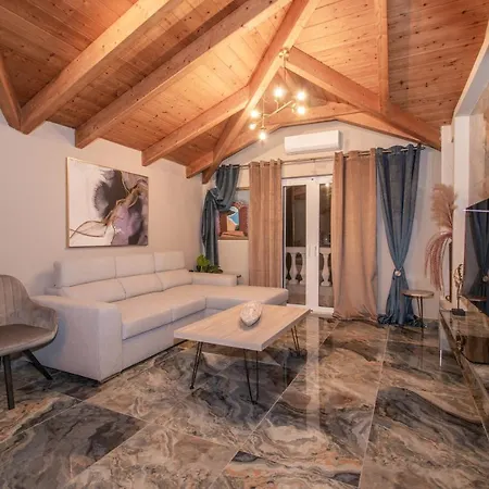 Casa Di Voz Shared With Free Gym Services By 