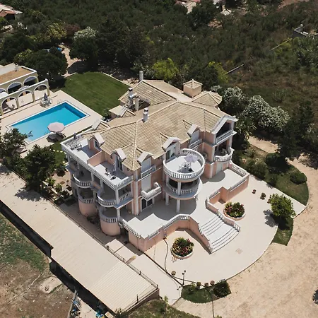 Villa Casa Di Voz Shared With Free Gym Services By 