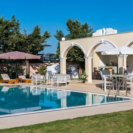 Casa Di Voz Shared Villa Studios With Free Gym Services By 