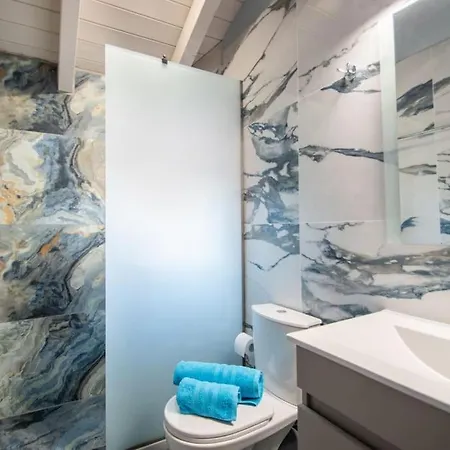 Casa Di Voz Shared Villa Studios With Free Gym Services By 