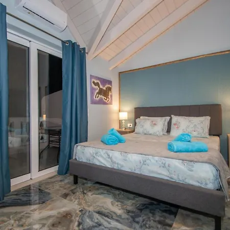 Casa Di Voz Shared Villa Studios With Free Gym Services By 