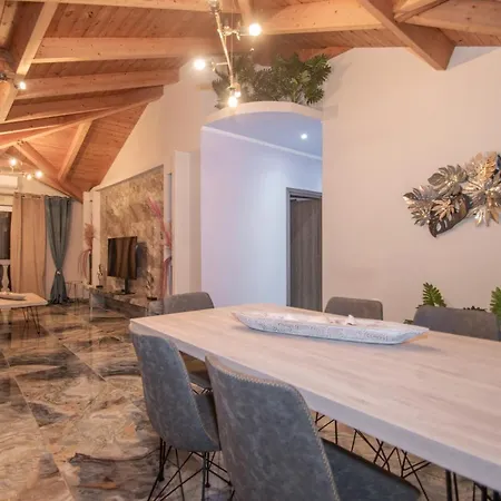 Casa Di Voz Shared Villa Studios With Free Gym Services By 