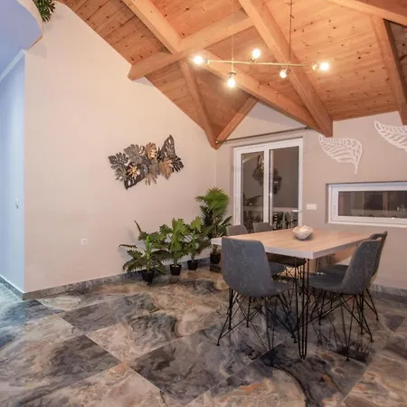 Casa Di Voz Shared Villa Studios With Free Gym Services By 