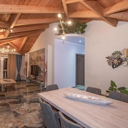 Casa Di Voz Shared Villa Studios With Free Gym Services By 